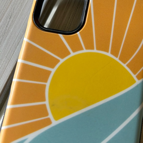 Casely iPhone 11 BOLD case Waves and Rays Sunshine - Picture 4 of 4